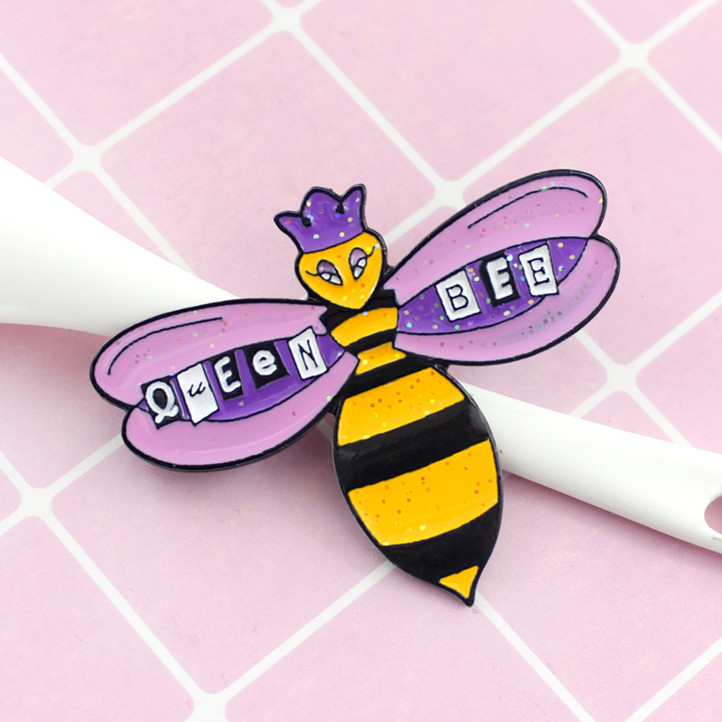 Cartoon Purple Queen Bee Brooch Sparkling Purple Bee Enamel Pins Backpack Shirt Badge Jewelry For Woman And Kids Gifts, As picture
Cartoon Purple Queen Bee Brooch Sparkling Purple Bee Enamel Pins Backpack Shirt Badge Jewelry For Woman And Kids Gifts, As picture