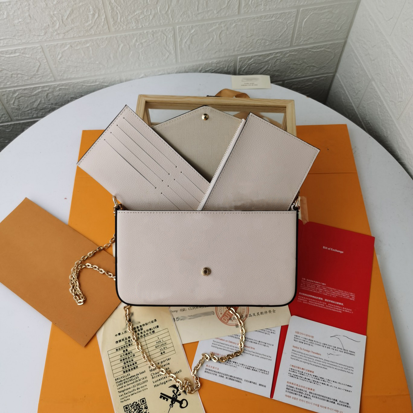 3 in 1 cross body fashion bags with credit card holder and RFID wallet embossing flower cute totes
3 in 1 cross body fashion bags with credit card holder and RFID wallet embossing flower cute totes