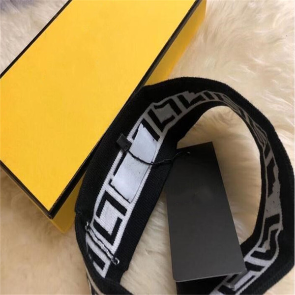 2020 G Fashion hairband FF letter baroque headbands hairband tiaras for womens G hairband Party Outdoor sports Lovers gift motion jewelry, Silver
2020 G Fashion hairband FF letter baroque headbands hairband tiaras for womens G hairband Party Outdoor sports Lovers gift motion jewelry, Silver