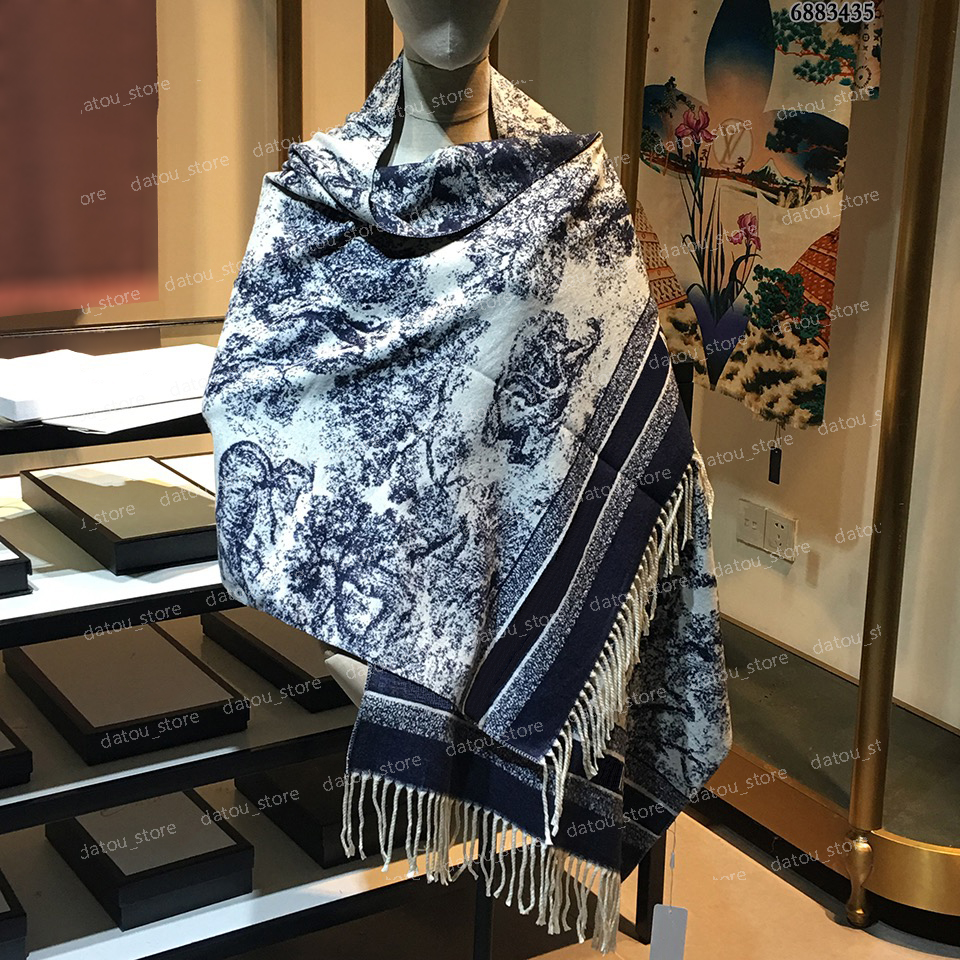 Designer Scarf For Women Mens Fashion Winter Warm Pashmina Woman Shawl Cashmere Womens Scarves Long Wrap Scarfs Shawls 180*70cm With Box
Designer Scarf For Women Mens Fashion Winter Warm Pashmina Woman Shawl Cashmere Womens Scarves Long Wrap Scarfs Shawls 180*70cm With Box