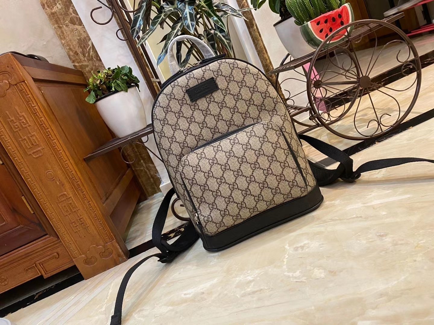gucci Wholesale High-end Fashion GG bag small backpackBags Phone pocket DesignerBag Leather Retro
gucci Wholesale High-end Fashion GG bag small backpackBags Phone pocket DesignerBag Leather Retro