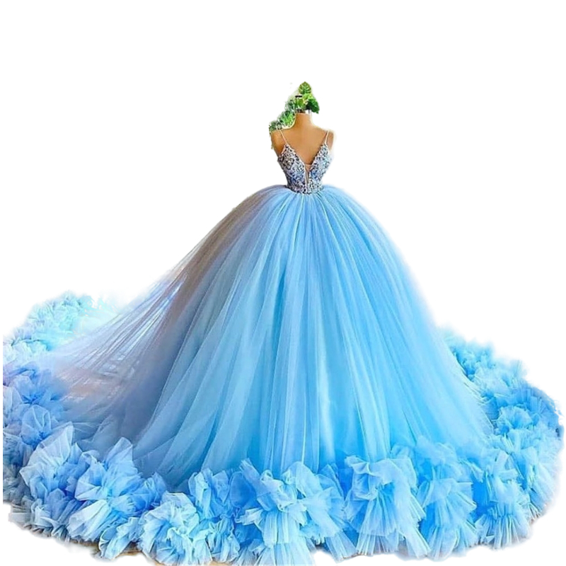 Luxury Light Sky Blue Quinceanera Dresses 2022 Princess Ball Gown Spaghetti Straps Sequins Crystals Beaded Sweet 15 Dress Ruched 16 Years Brithday Pro