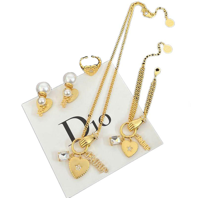 Designer Necklace Stainless Steel Letter 18K Red heart JAdioo Necklaces Bracelet Mens and Women Party Lovers Gift Jewelry Dio Bracelet iOR style rings Bracelets AAA+++, Boxes 4 color pick 1color
Designer Necklace Stainless Steel Letter 18K Red heart JAdioo Necklaces Bracelet Mens and Women Party Lovers Gift Jewelry Dio Bracelet iOR style rings Bracelets AAA+++, Boxes 4 color pick 1color