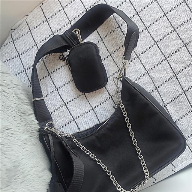 Shoulder Bags high quality nylon Handbags Bestselling wallet women bags Crossbody bag Hobo purses, Box
Shoulder Bags high quality nylon Handbags Bestselling wallet women bags Crossbody bag Hobo purses, Box