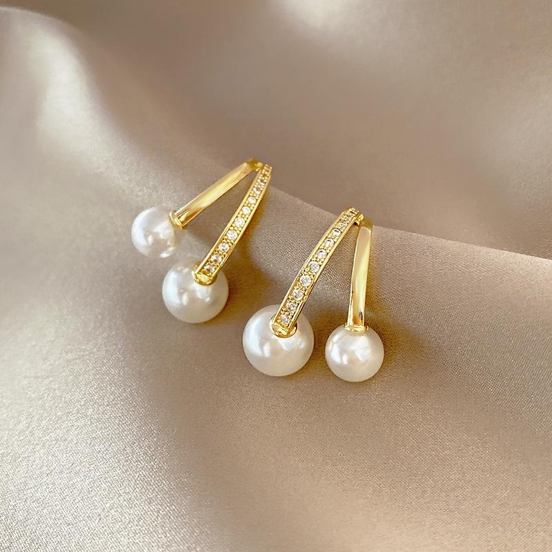 Stud 2021 Fashion Korean Fine Crystal Senior Earrings Contracted Geometric Pearl Joker Elegant Women Jewelry, Golden;silver
Stud 2021 Fashion Korean Fine Crystal Senior Earrings Contracted Geometric Pearl Joker Elegant Women Jewelry, Golden;silver