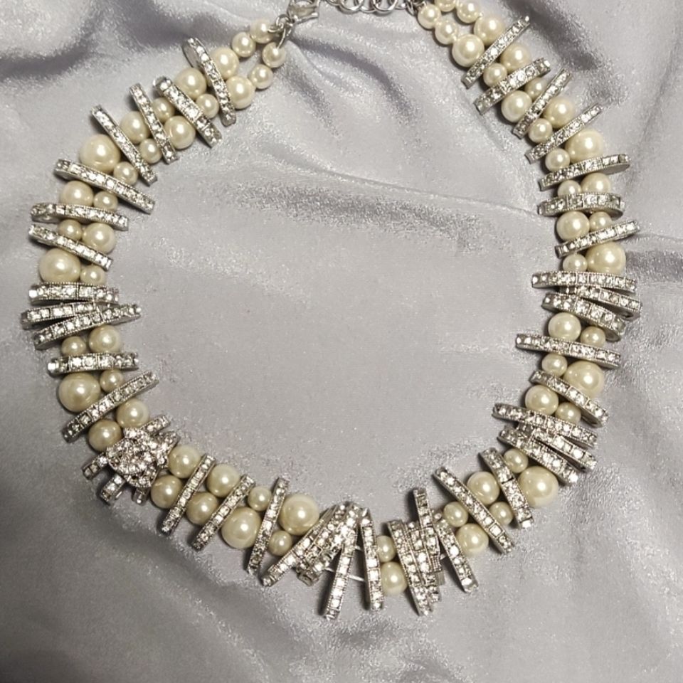 Luxury Chokers chan pearl inlaid with zirconium heavy industry double layer Necklace sweater chain high quality label, Golden;silver
Luxury Chokers chan pearl inlaid with zirconium heavy industry double layer Necklace sweater chain high quality label, Golden;silver