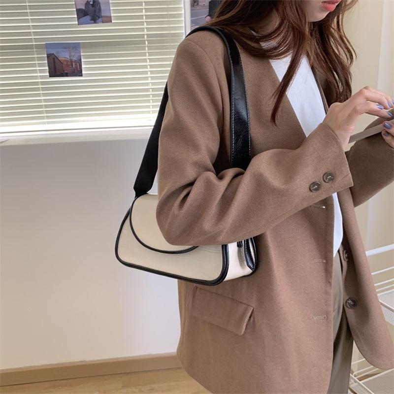 Fashion Womens Korean Style Bag Designer Tote Bags Colorblock Leather Clutch Wide Strap Small Shoulder Underarm Bag, Black
Fashion Womens Korean Style Bag Designer Tote Bags Colorblock Leather Clutch Wide Strap Small Shoulder Underarm Bag, Black