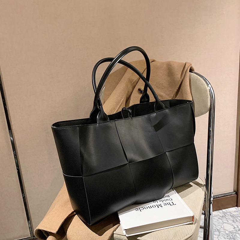 Luxury Brand Large Weave Tote bag 2022 Fashion New High-quality PU Leather Women's Designer Handbag High capacity Shoulder Bags
Luxury Brand Large Weave Tote bag 2022 Fashion New High-quality PU Leather Women's Designer Handbag High capacity Shoulder Bags