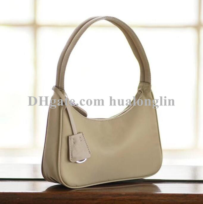 Fashion Woman Bag Handbag Purse Original box wallet women High qualtiy designer Tote nylon zipper Wholesale discount, With box
Fashion Woman Bag Handbag Purse Original box wallet women High qualtiy designer Tote nylon zipper Wholesale discount, With box