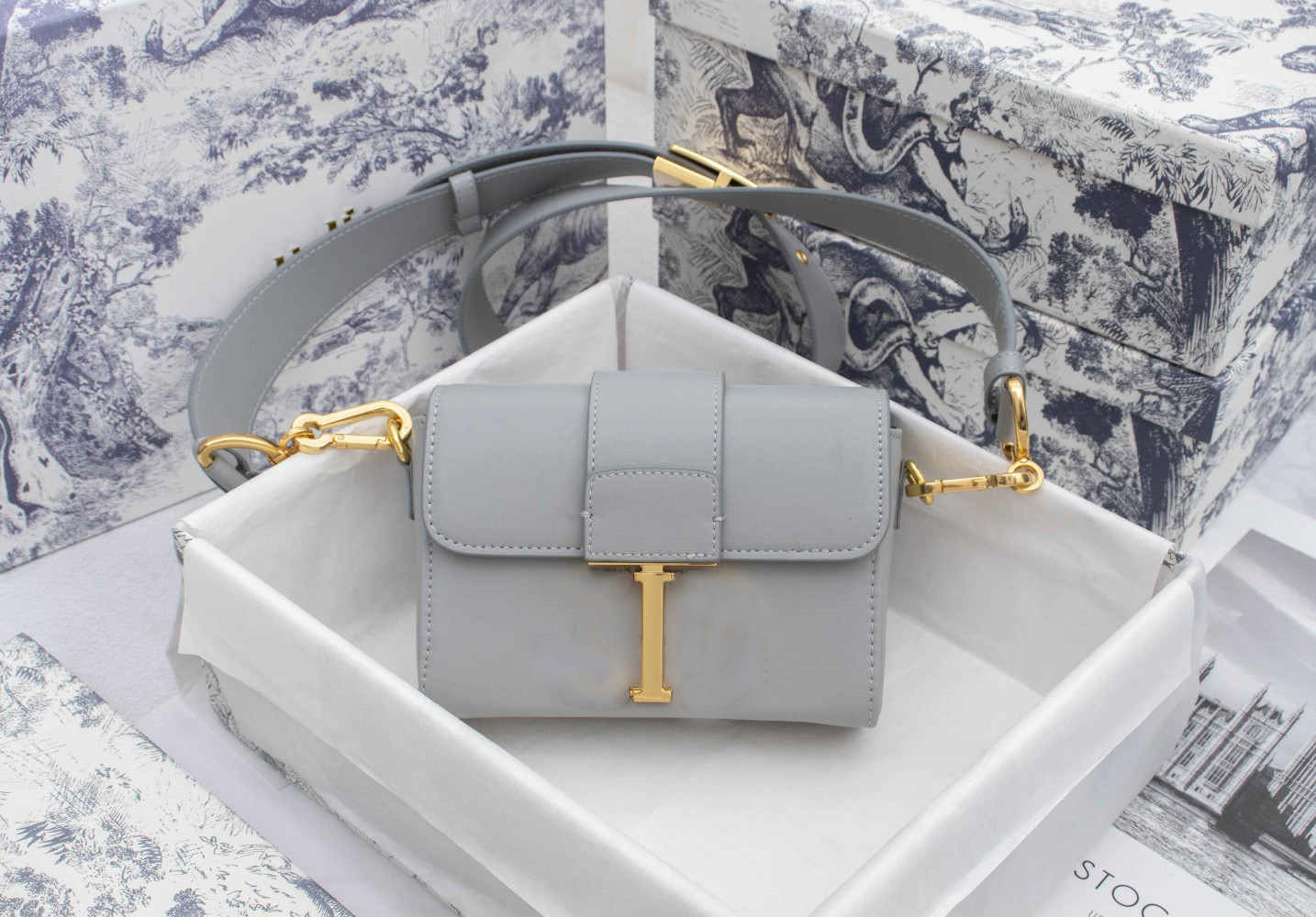 Leather Handbag Women Designers Chain Bag luxurys Fashion French style bags Ladies clutch Classic 1009, Customize 
Leather Handbag Women Designers Chain Bag luxurys Fashion French style bags Ladies clutch Classic 1009, Customize