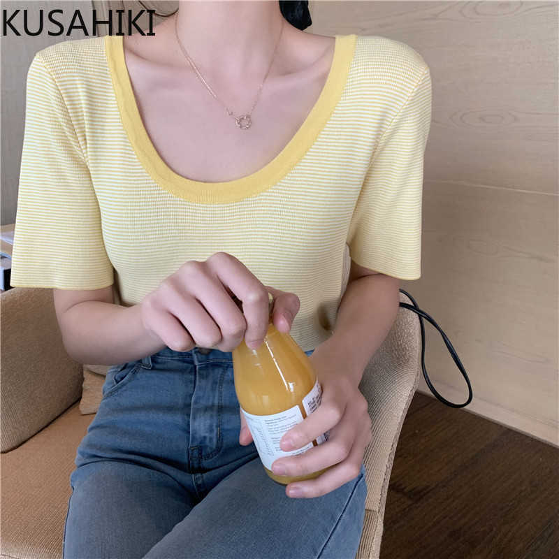 KUSAHIKI Sexy Hit Color Stripe O-neck Backless T Shirts Korean Summer Short Sleeve Women Tops Causal Graphic Tees 6H832 210602, Green
KUSAHIKI Sexy Hit Color Stripe O-neck Backless T Shirts Korean Summer Short Sleeve Women Tops Causal Graphic Tees 6H832 210602, Green