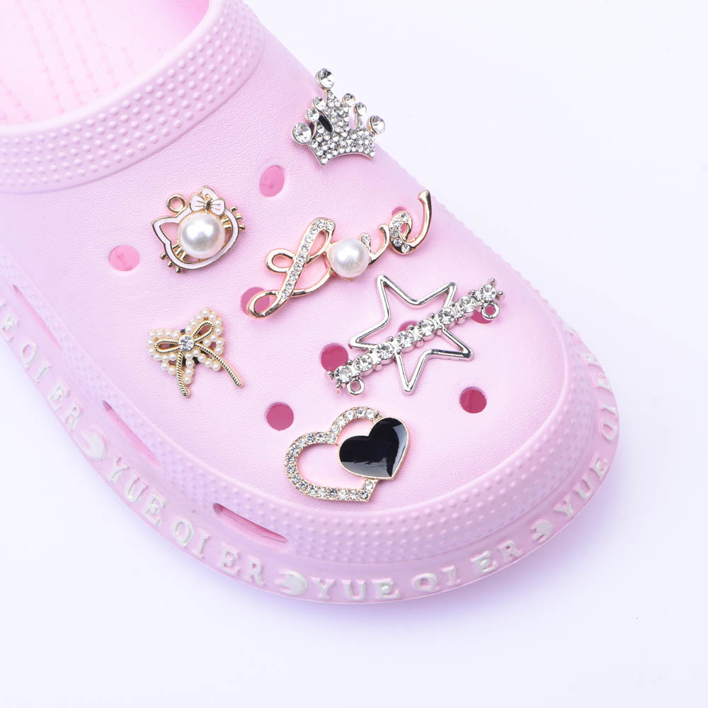 1pcs Shoes Metal Charms Designer Croc JIBZ Accessories Clog Shoe Button Decoration Lovely Little Bear Charm for Q0618
1pcs Shoes Metal Charms Designer Croc JIBZ Accessories Clog Shoe Button Decoration Lovely Little Bear Charm for Q0618