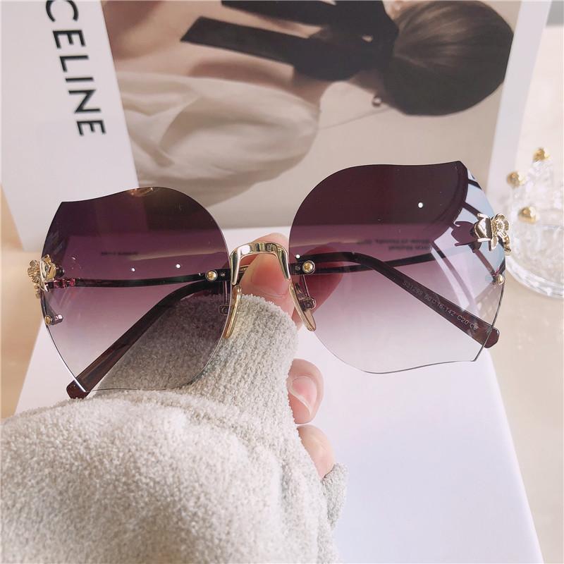 Sunglasses 2021 Women Rimless Brand Designer High Quality Gradient Sun Glasses Female Oculos With Box
Sunglasses 2021 Women Rimless Brand Designer High Quality Gradient Sun Glasses Female Oculos With Box
