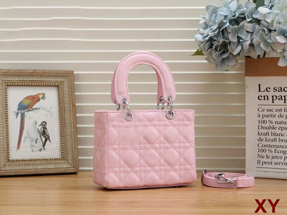 Wholesale Leather Lady Messenger Bag For Women Fashion Satchel Shoulder Bag Handbag Cross Body Bag Presbyopic Package Mobile Phone Purse788
Wholesale Leather Lady Messenger Bag For Women Fashion Satchel Shoulder Bag Handbag Cross Body Bag Presbyopic Package Mobile Phone Purse788