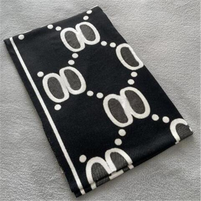 Cashmere Women Scarf Winter Scarves Lady Stoles Design Print Female Warm Shawls and Wraps Thick Reversible Scarves Blanket