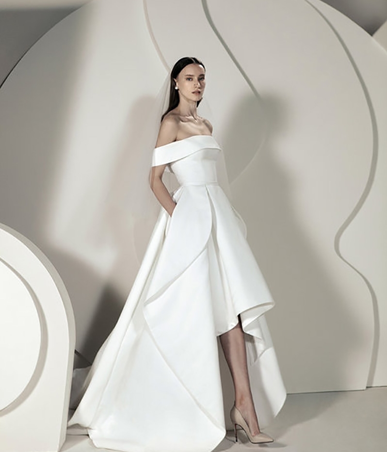 2021 New High/low Soft Satin Wedding Gowns Elegant Off the Shoulder Bride Vestido De Noiva Sereia Mtfz, Red
2021 New High/low Soft Satin Wedding Gowns Elegant Off the Shoulder Bride Vestido De Noiva Sereia Mtfz, Red