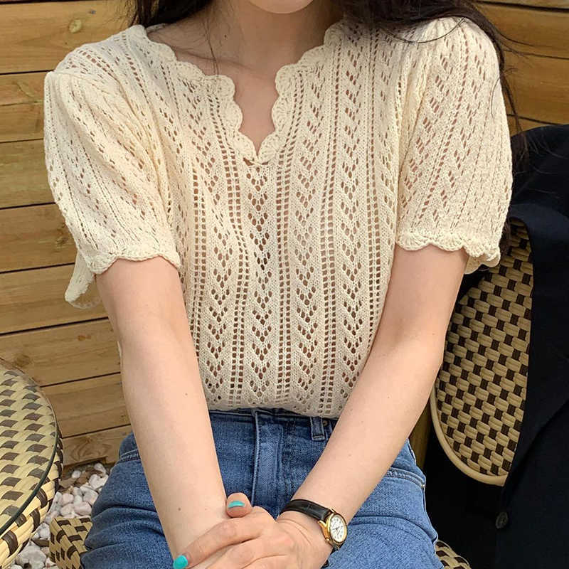 Korejpaa Girl T-Shirt Summer Korea Chic Retro Temperament V-Neck Micro-Transparent Crochet Hollow Puff Sleeve Knit Pullover 210526