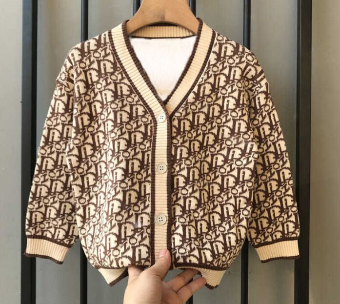 Children Designer Cardigans Boys Girls Casual Fashion Letter Print Sweaters Girl Autumn Winter Coat Parent-child Knitted Cardigan,size 90-140cm, As photo 01
Children Designer Cardigans Boys Girls Casual Fashion Letter Print Sweaters Girl Autumn Winter Coat Parent-child Knitted Cardigan,size 90-140cm, As photo 01