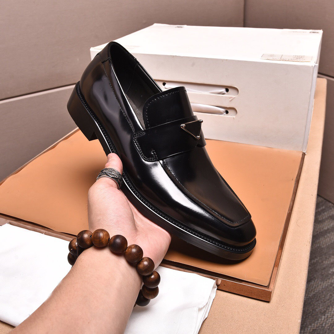 High Quality 2021 Men Formal Shoes Genuine Leather Classical Style Business Slip-On Brand Designer Flats Men's Wedding Dress Shoes Size 38-44, Black
High Quality 2021 Men Formal Shoes Genuine Leather Classical Style Business Slip-On Brand Designer Flats Men's Wedding Dress Shoes Size 38-44, Black