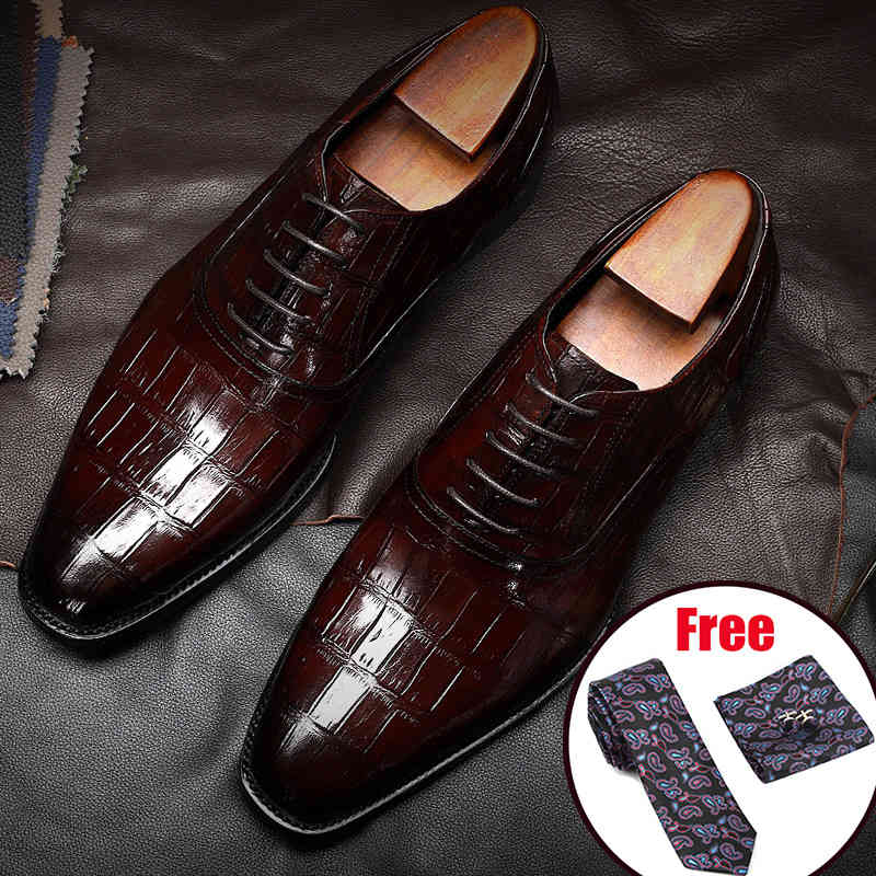 Dress Shoes Masculine genuine cow hide brogue casual male business wedding flat black vintage oxford shoes man QUWA, 1# shoe box
Dress Shoes Masculine genuine cow hide brogue casual male business wedding flat black vintage oxford shoes man QUWA, 1# shoe box