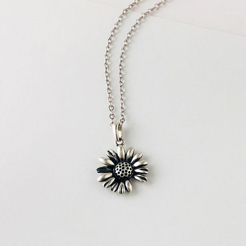FUN-BEAUTY 2021 S925 Sterling Silver Daisy Necklace Thai Personality Trend Wild Chrysanthemum Clavicle Chain Short Chains
FUN-BEAUTY 2021 S925 Sterling Silver Daisy Necklace Thai Personality Trend Wild Chrysanthemum Clavicle Chain Short Chains