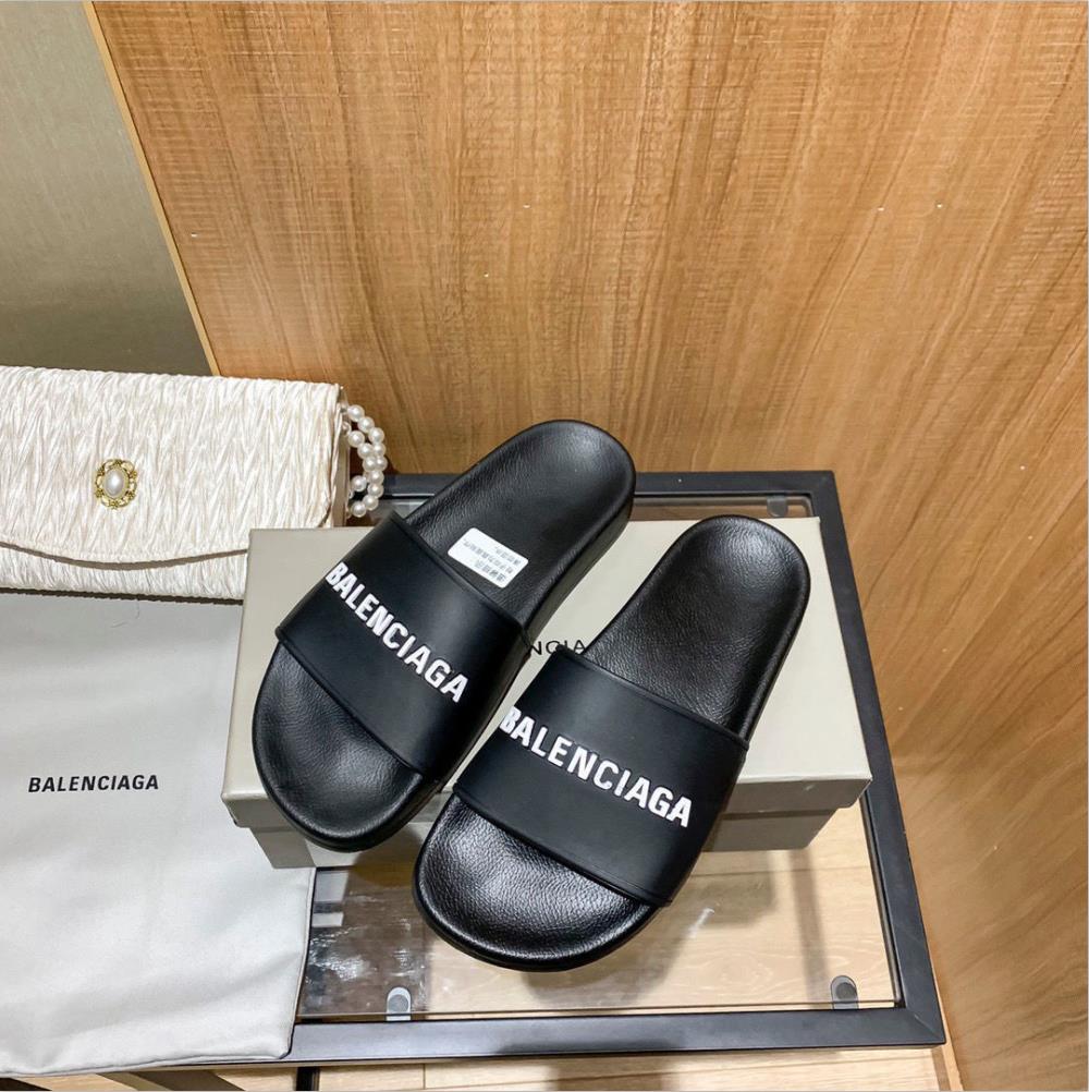 GG
YSLLVLouis
Vitton Men Women Slippers Beach Indoor Flat Sandals balanciaga, Black
GG
YSLLVLouis
Vitton Men Women Slippers Beach Indoor Flat Sandals balanciaga, Black