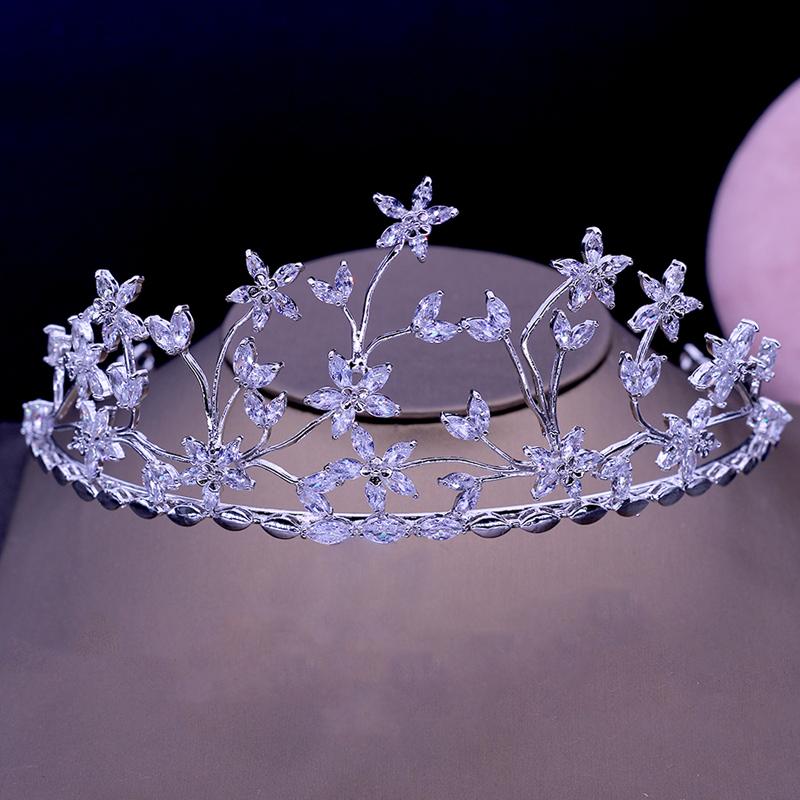 Hair Clips & Barrettes High Quality Cubic Zirconia Headband Tiaras And Crowns Bridal Accessoies Wedding Party Wholesale Price H-031, Golden;silver
Hair Clips & Barrettes High Quality Cubic Zirconia Headband Tiaras And Crowns Bridal Accessoies Wedding Party Wholesale Price H-031, Golden;silver