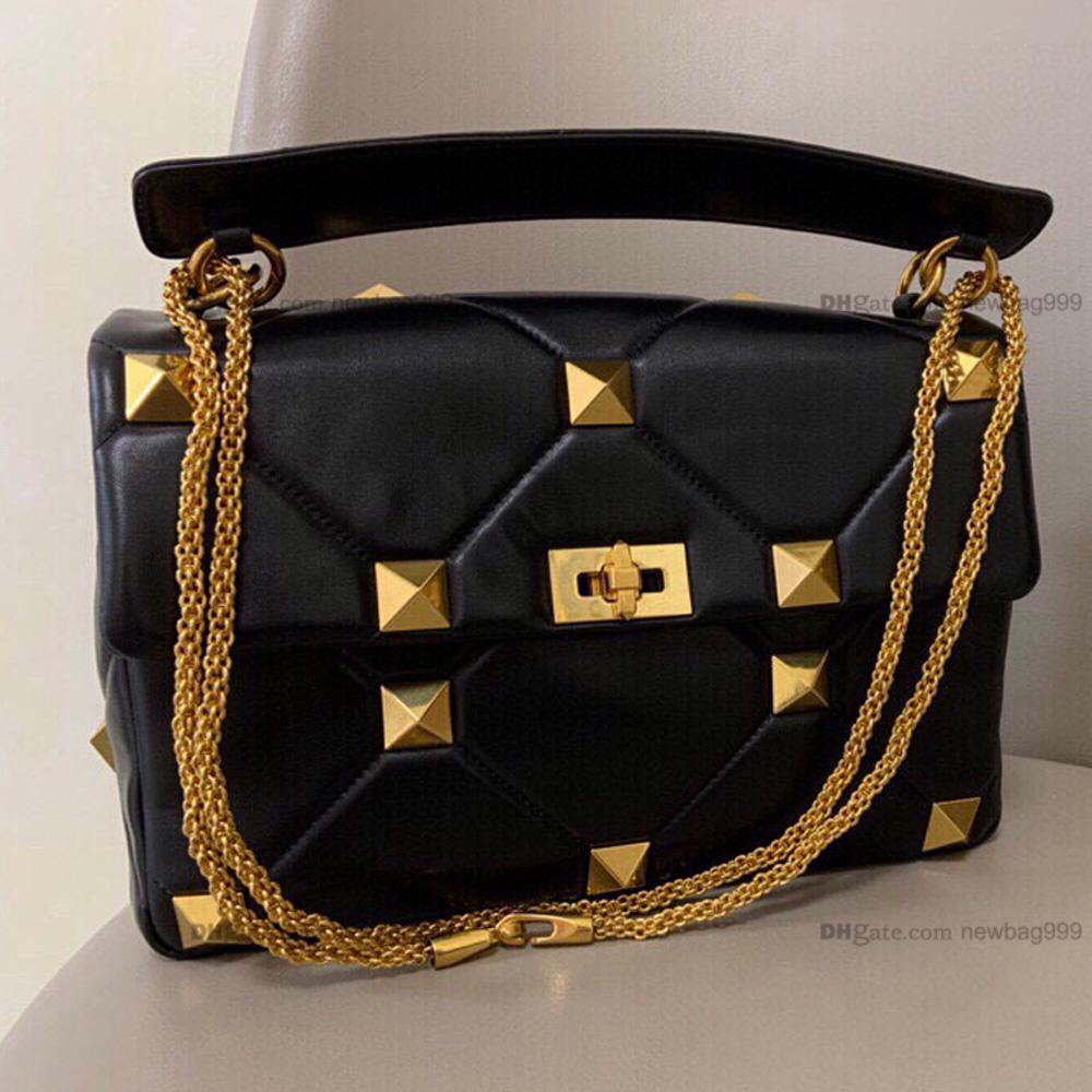 Classic Luxury chain bag 100% leather messenger handbag big rhombic lock flap single shoulder bags with cover small square Purse Super large rivet decoration 30cm, Red
Classic Luxury chain bag 100% leather messenger handbag big rhombic lock flap single shoulder bags with cover small square Purse Super large rivet decoration 30cm, Red