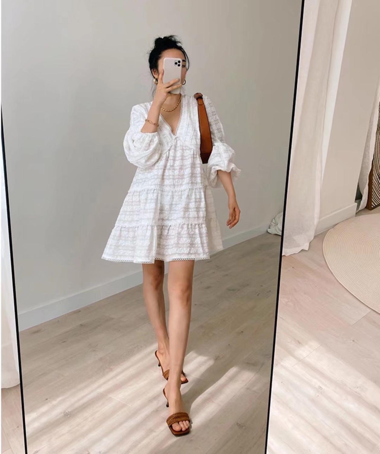 2021 Autumn Spliced Hollow Out Lace Jacquard White Dress Sweet Woman Loose Lantern Long Sleeve Holiday Dresses Mini Short Beach, Red
2021 Autumn Spliced Hollow Out Lace Jacquard White Dress Sweet Woman Loose Lantern Long Sleeve Holiday Dresses Mini Short Beach, Red