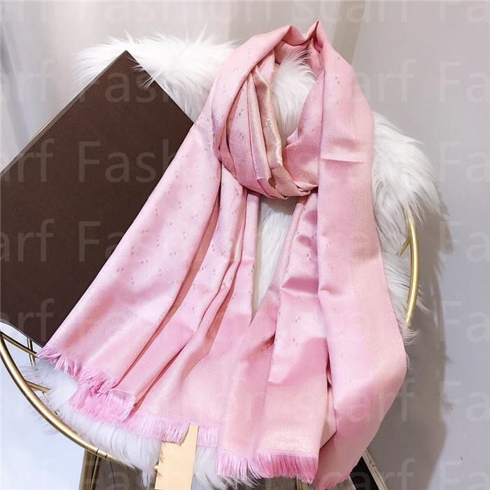 Silk Scarf Designer silken scarves High quality Shawl Scarfs Women Fashion scarve 4 Season foulard luxury muffler Men bufanda Imitated 9 Colors with Gift Packing
Silk Scarf Designer silken scarves High quality Shawl Scarfs Women Fashion scarve 4 Season foulard luxury muffler Men bufanda Imitated 9 Colors with Gift Packing