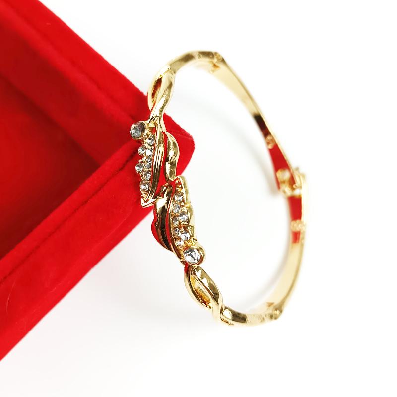 Bangle Korean Fashion Inlaid Bracelet Women's Trend Butterfly Design Crystal Hand Side Open Girl Cuff
Bangle Korean Fashion Inlaid Bracelet Women's Trend Butterfly Design Crystal Hand Side Open Girl Cuff