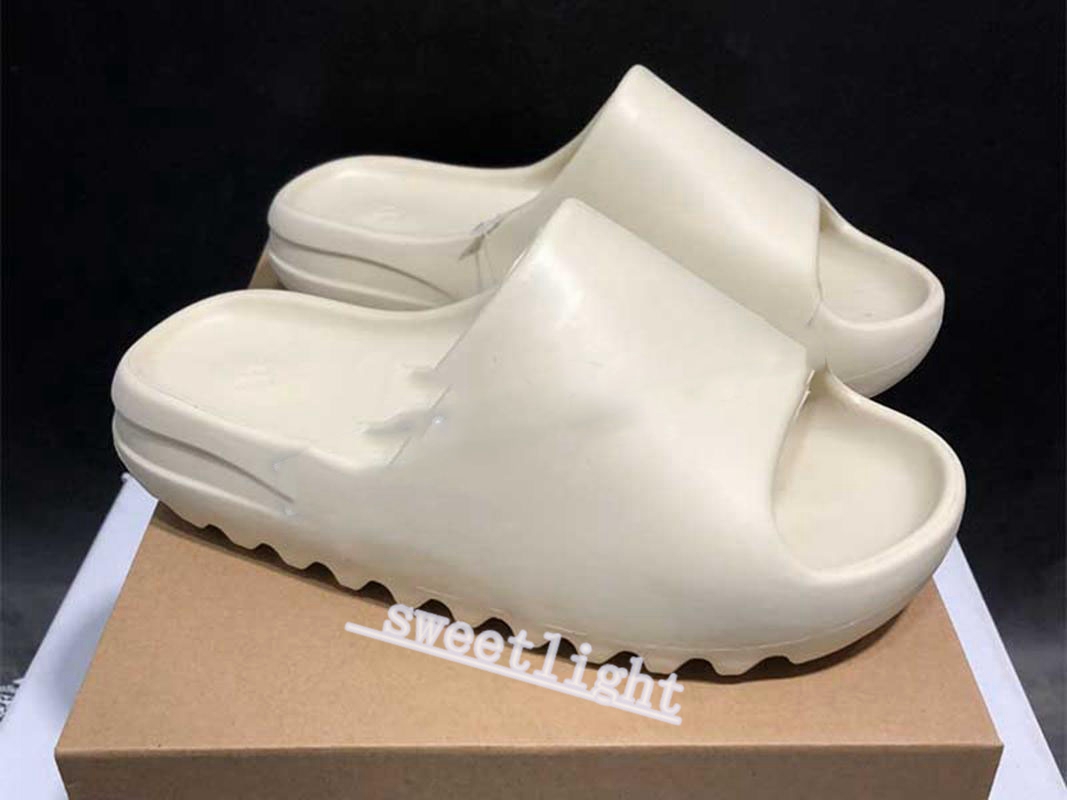 2021 Kanye West Sneakers Slippers Men's Women's Foam Runner Clog Sandals Bone Desert Sand Resin Waterproof Toilet, Black;red
2021 Kanye West Sneakers Slippers Men's Women's Foam Runner Clog Sandals Bone Desert Sand Resin Waterproof Toilet, Black;red