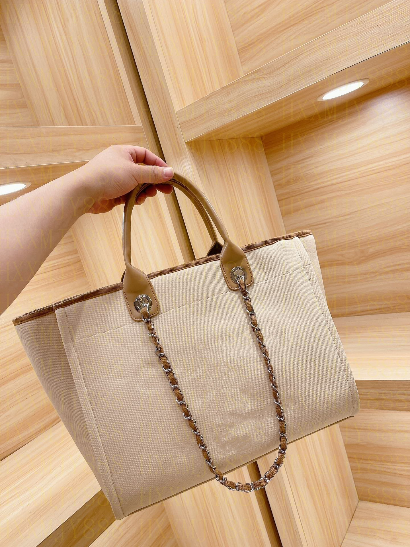 2022 News High Quality Women Luxury Designer Bags Shopping Bag Cosmetics Exquisite Cosmetics Ladies Cosmetic Travel Clutch Purse One Shoulde
2022 News High Quality Women Luxury Designer Bags Shopping Bag Cosmetics Exquisite Cosmetics Ladies Cosmetic Travel Clutch Purse One Shoulde