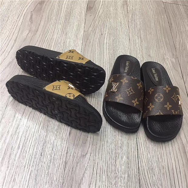 Classic lattice Womens and mens Beach Leather slippers Thong Sandals slides Slippers Flat Flip Flops High quality channel Shoes, White;black
Classic lattice Womens and mens Beach Leather slippers Thong Sandals slides Slippers Flat Flip Flops High quality channel Shoes, White;black