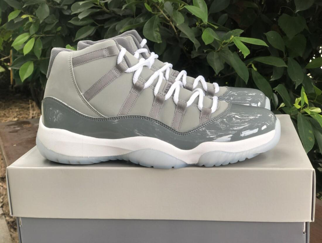 2021 Retro Authentic 11 Cool Grey Medium White Men Outdoor Shoes Patent Leather Real Carbon Fiber Sports Sneakers With Original Box CT8012-005 Jumpman
2021 Retro Authentic 11 Cool Grey Medium White Men Outdoor Shoes Patent Leather Real Carbon Fiber Sports Sneakers With Original Box CT8012-005 Jumpman