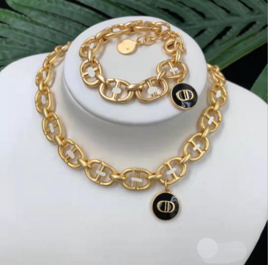 fashion Crystal pearl necklace Clavicle Chain Necklace Baroque choker for women party jewelry gift
fashion Crystal pearl necklace Clavicle Chain Necklace Baroque choker for women party jewelry gift