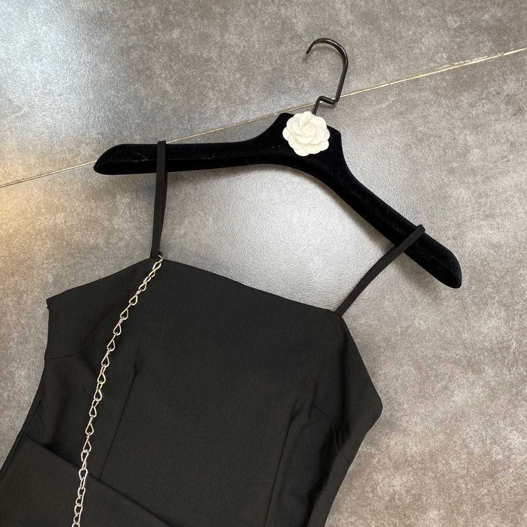 DEAT Spring Summer Fashion Casual Chain Decoration Irregular Solid Color Sleeveless Suspender Dress Women SK183 210709