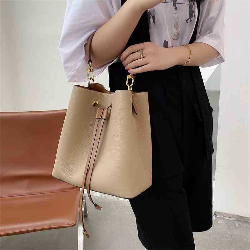 Hanghhangbag Luxury Designer Fashion Hand Handbag Handbags Backpack Wallet Purse Shoulder Crossbody Tote Bags Mini Bag Drawstring bucke
Hanghhangbag Luxury Designer Fashion Hand Handbag Handbags Backpack Wallet Purse Shoulder Crossbody Tote Bags Mini Bag Drawstring bucke