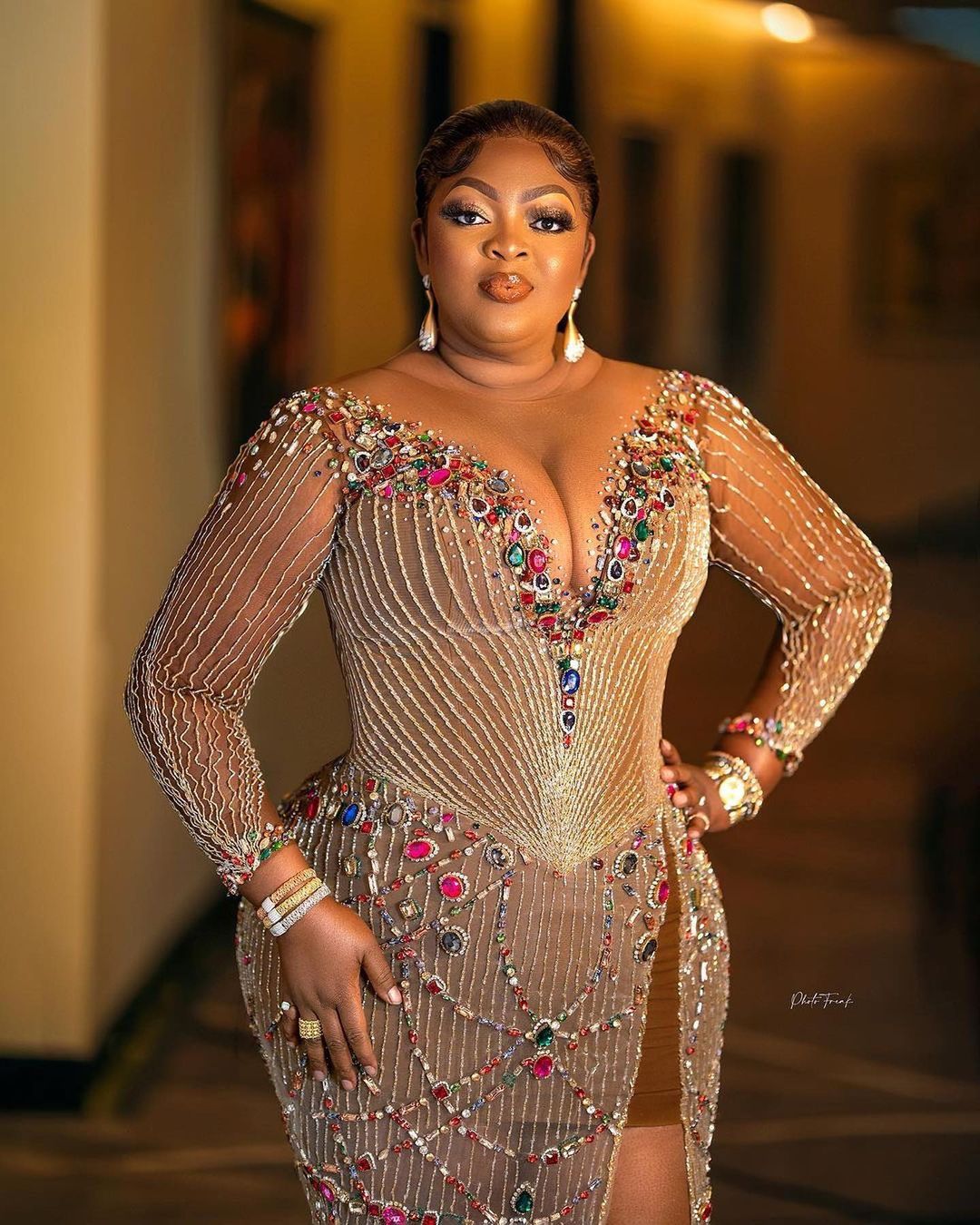 Size Plus Arabic Aso Ebi Gold Urious Sheath Prom Dresses Beaded Crystals Illusion Evening Formal Party Second Reception Gowns Dress ZJ 6660306
