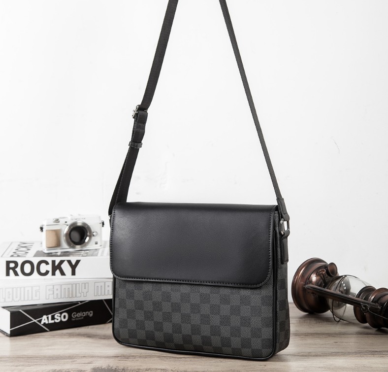 Men Clasic Shoulder Bags purse designer Messenger Mens Handbags Backpack Tote Crossbody Purses Womens Leather Clutch Wallet women luxury wallets, With logo 
Men Clasic Shoulder Bags purse designer Messenger Mens Handbags Backpack Tote Crossbody Purses Womens Leather Clutch Wallet women luxury wallets, With logo