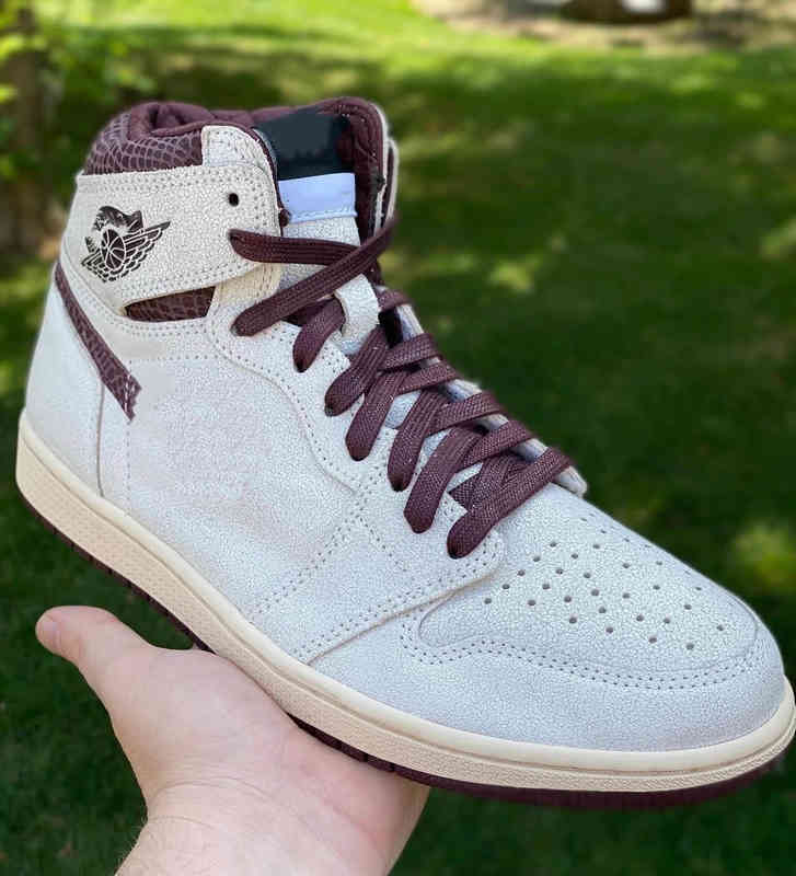 Shoes A Ma Maniere x Jumpman 1 High OG Basketball 1s Sail Burgundy Suede Material Trainers Men Sneakers Womens Sports{category}, Bubble wrap packaging
Shoes A Ma Maniere x Jumpman 1 High OG Basketball 1s Sail Burgundy Suede Material Trainers Men Sneakers Womens Sports{category}, Bubble wrap packaging