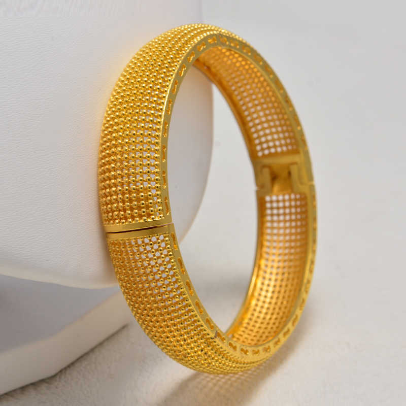 Annayoyo New Fashion Gold Color Wedding Bangles for Women Bride Can Open Bracelets Ethiopian/france/african/dubai Jewelry Gifts Q0719
Annayoyo New Fashion Gold Color Wedding Bangles for Women Bride Can Open Bracelets Ethiopian/france/african/dubai Jewelry Gifts Q0719