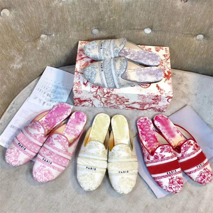 Summer Sandals fashion woman slippers Leather woman Shoes Letters Baotou slippers Lazy Flat shoes Hotel Flip flops Large size 35-42 us4-us11, Red
Summer Sandals fashion woman slippers Leather woman Shoes Letters Baotou slippers Lazy Flat shoes Hotel Flip flops Large size 35-42 us4-us11, Red