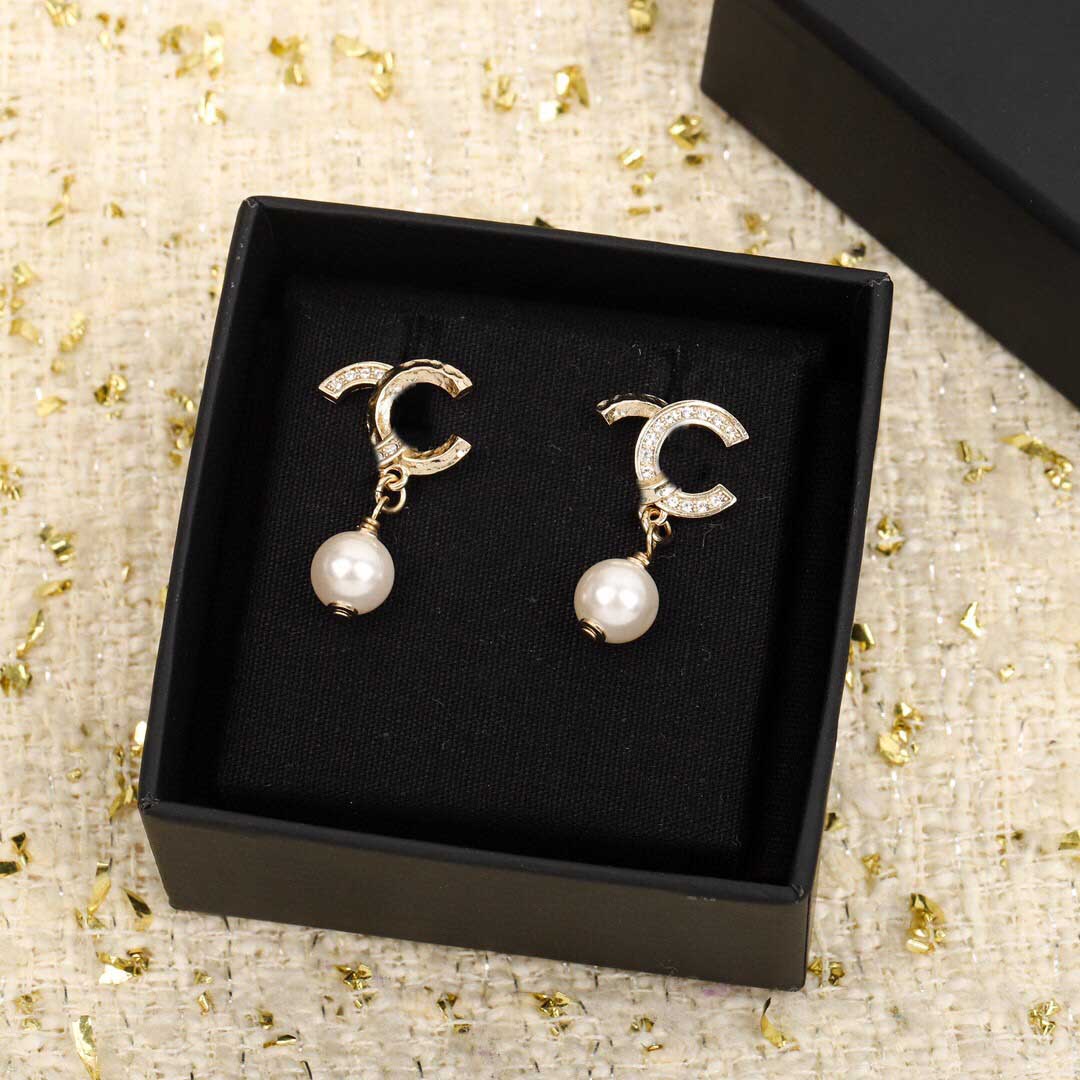 Top quality drop earring with diamonds and pearl beads in two color plated 18k gold silver for women wedding jewelry gift have box stamp PS3338A
Top quality drop earring with diamonds and pearl beads in two color plated 18k gold silver for women wedding jewelry gift have box stamp PS3338A