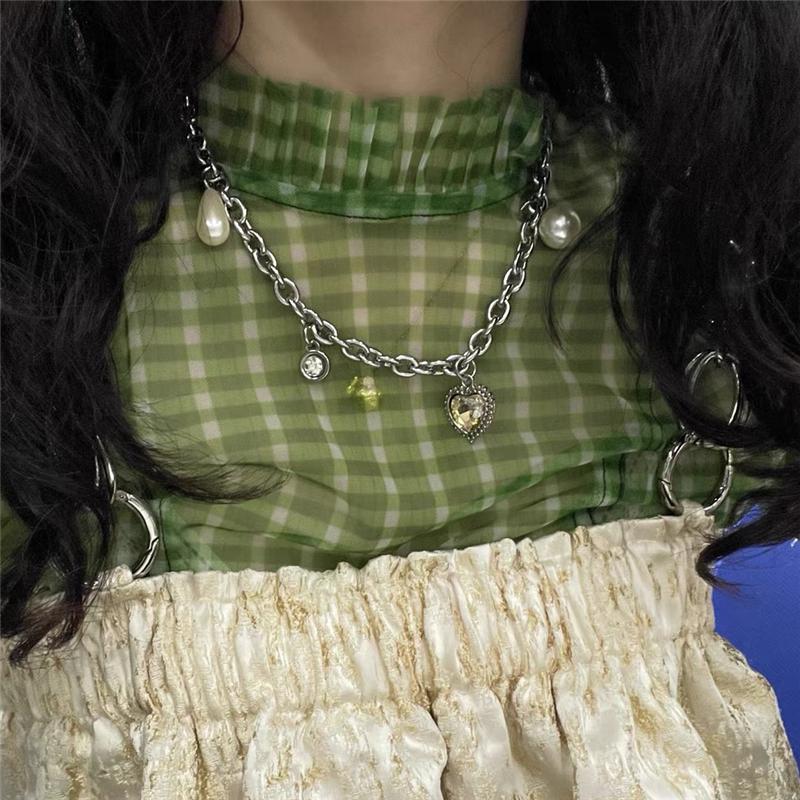 Chains 2021 Harajuku Goth Punk Rhinestone Love Pearl Pendant Stainless Steel Chain Choker Necklace For Women Egirl Bff Hip Hop Jewelry
Chains 2021 Harajuku Goth Punk Rhinestone Love Pearl Pendant Stainless Steel Chain Choker Necklace For Women Egirl Bff Hip Hop Jewelry
