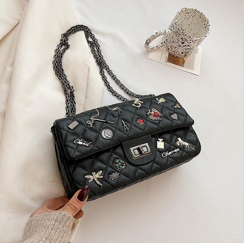 Factory wholesale women bag street fashion plaid leather messenger handbag rivet fashions shoulder handbags personalized diamond chain bags
Factory wholesale women bag street fashion plaid leather messenger handbag rivet fashions shoulder handbags personalized diamond chain bags