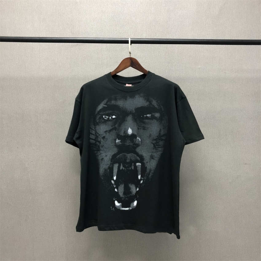 2021 New Kanye West T-shirt Men Women Music Album Tee High Quality Hip Hop Tops Beast Printed Short Sleeve Ccn0
2021 New Kanye West T-shirt Men Women Music Album Tee High Quality Hip Hop Tops Beast Printed Short Sleeve Ccn0