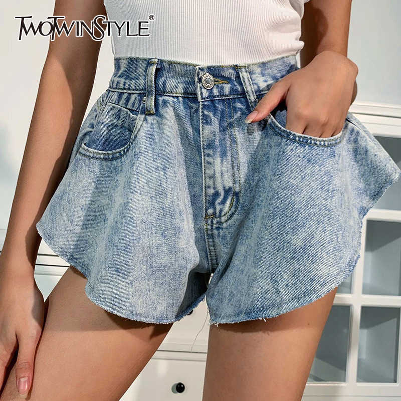 TWOTWINSTYLE Casual Denim Short For Women High Waist Patchwork Tassel Sexy Shorts Female Summer Fashionable Clothing Style 210611, Snowblue
TWOTWINSTYLE Casual Denim Short For Women High Waist Patchwork Tassel Sexy Shorts Female Summer Fashionable Clothing Style 210611, Snowblue