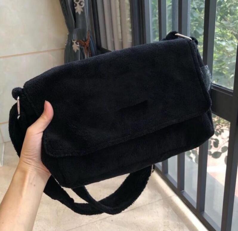 Best style velvet handbags Men women Clutch Wallet 3 colors Fashion flannel messenger bag
Best style velvet handbags Men women Clutch Wallet 3 colors Fashion flannel messenger bag