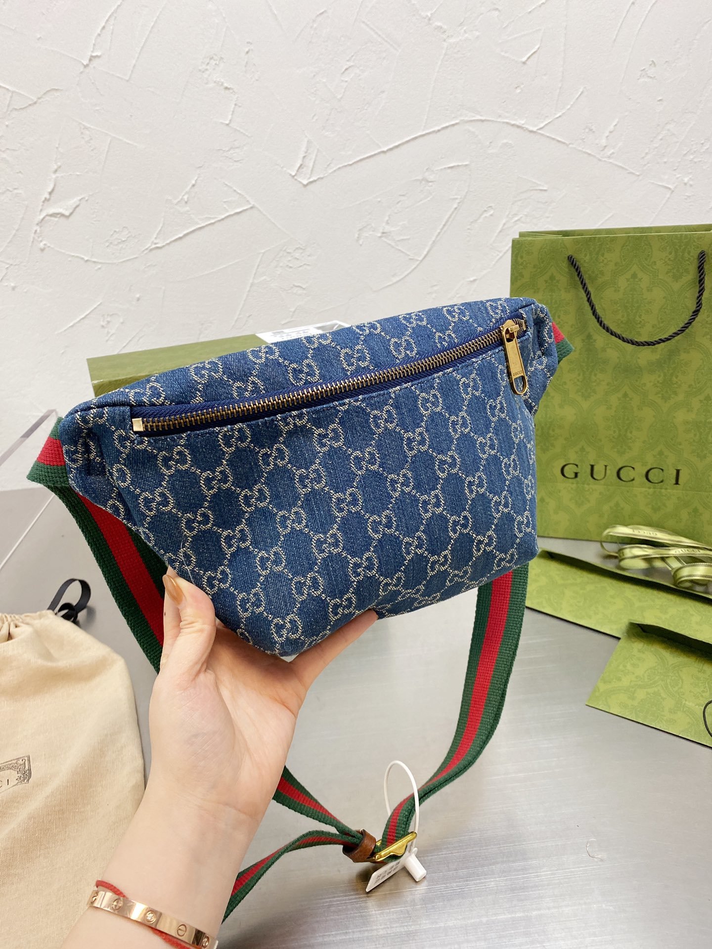 Guuci Luxury Designer 5A quality Shoulder Bag tote Genuine Leather marmont green mini Women's men Crossbody Bags handbags Wallet Handba, Carton
Guuci Luxury Designer 5A quality Shoulder Bag tote Genuine Leather marmont green mini Women's men Crossbody Bags handbags Wallet Handba, Carton